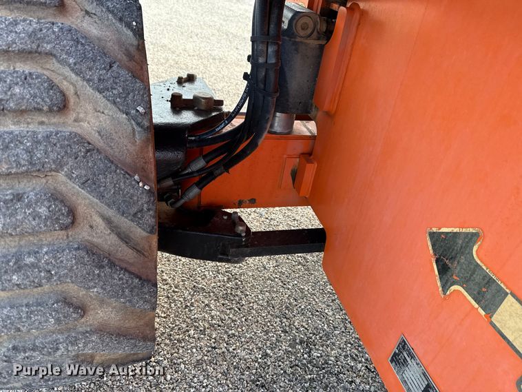 image for item DT6717 2013 JLG 600S boom lift