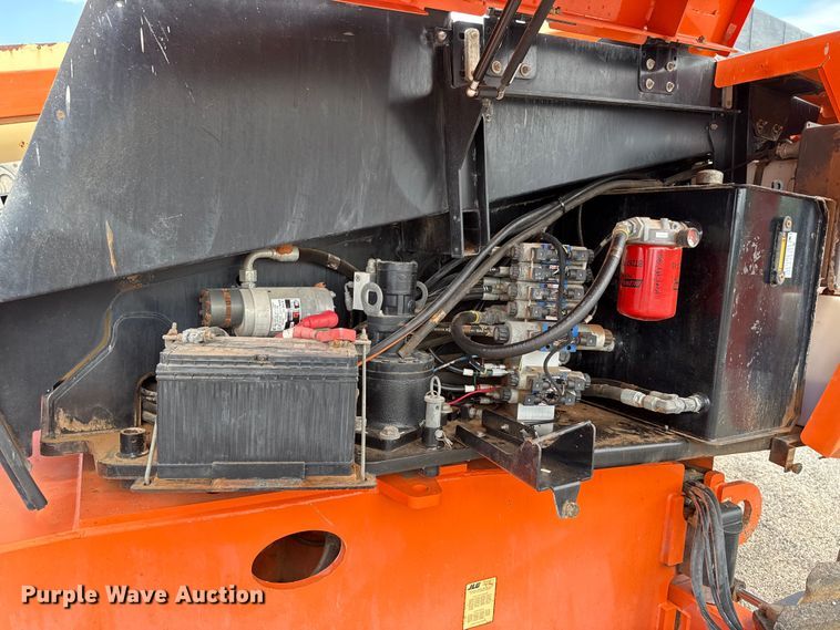 image for item DT6717 2013 JLG 600S boom lift