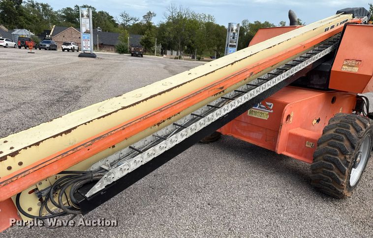 image for item DT6717 2013 JLG 600S boom lift