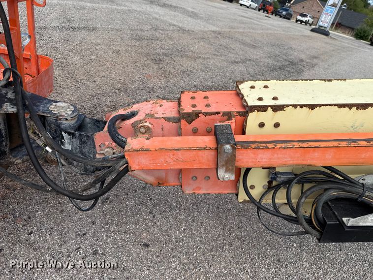 image for item DT6717 2013 JLG 600S boom lift