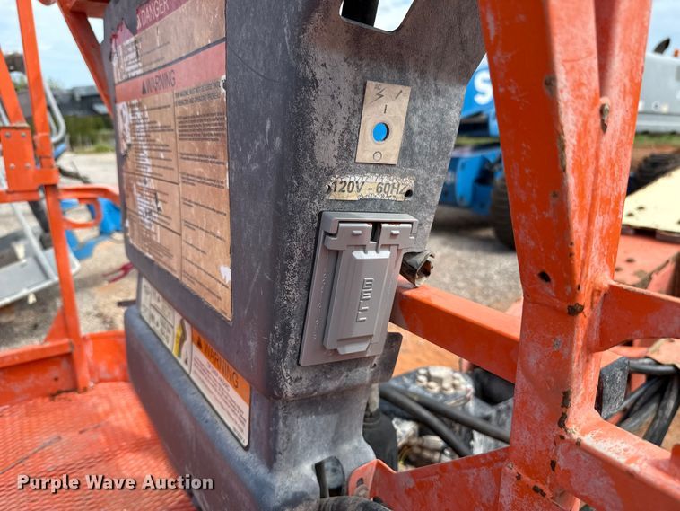 image for item DT6717 2013 JLG 600S boom lift