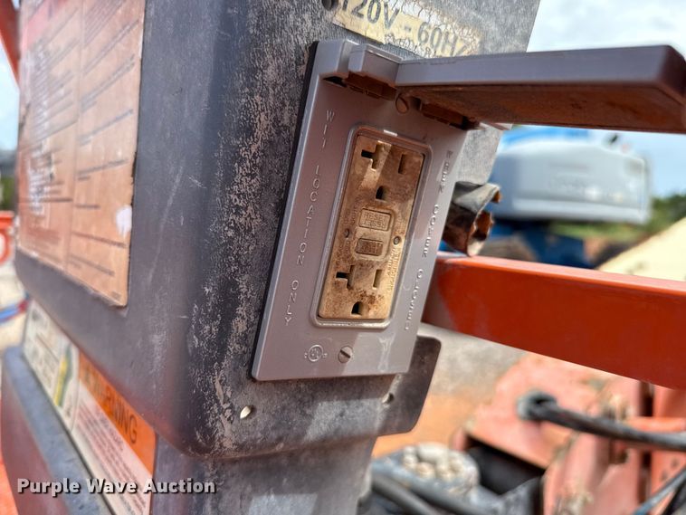 image for item DT6717 2013 JLG 600S boom lift