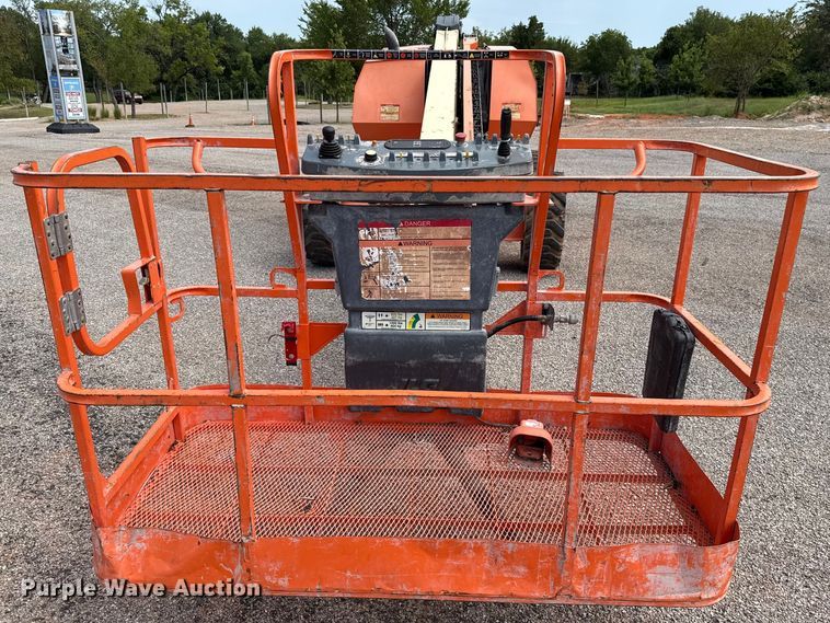 image for item DT6717 2013 JLG 600S boom lift