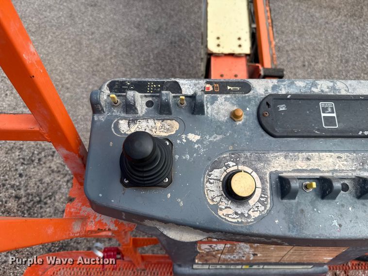 image for item DT6717 2013 JLG 600S boom lift