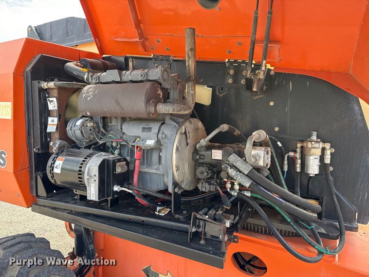 image for item DT6717 2013 JLG 600S boom lift