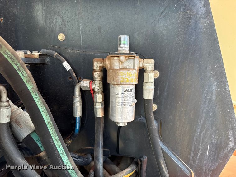 image for item DT6717 2013 JLG 600S boom lift