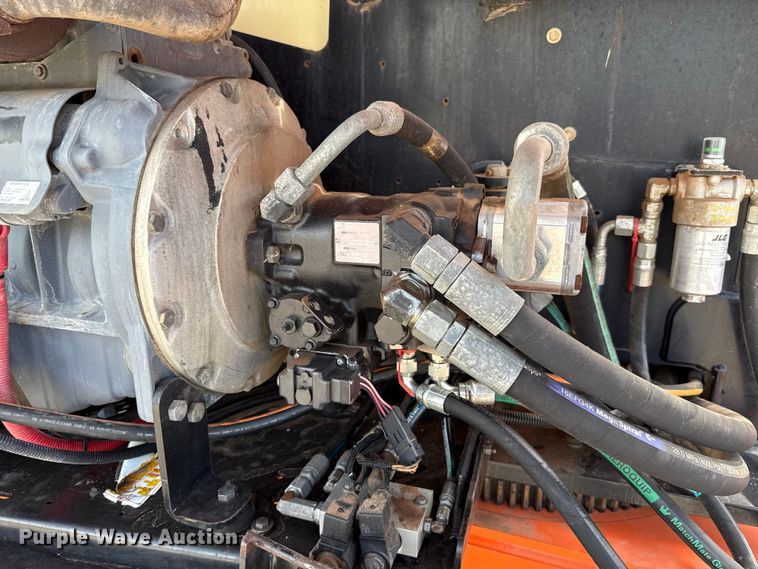 image for item DT6717 2013 JLG 600S boom lift