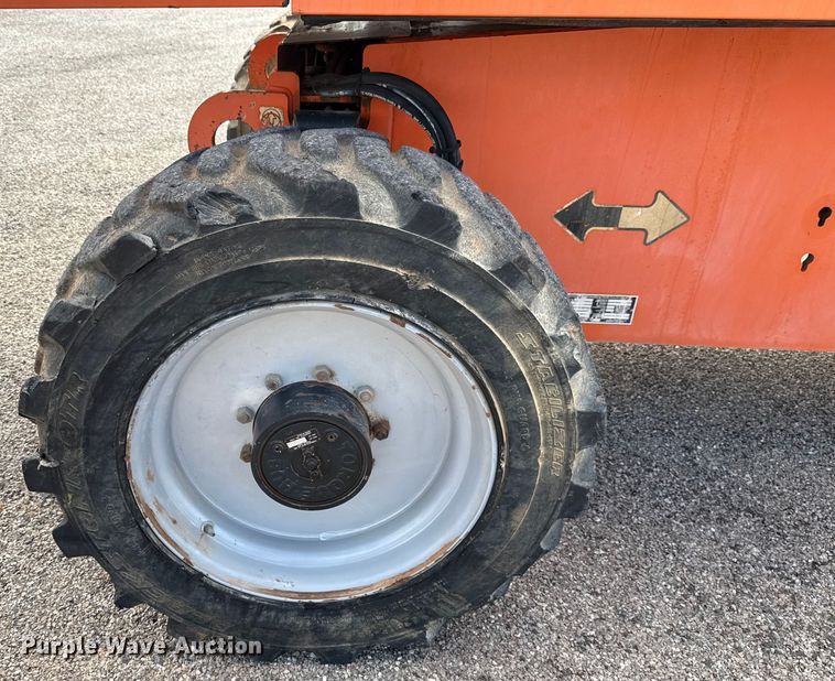 image for item DT6717 2013 JLG 600S boom lift