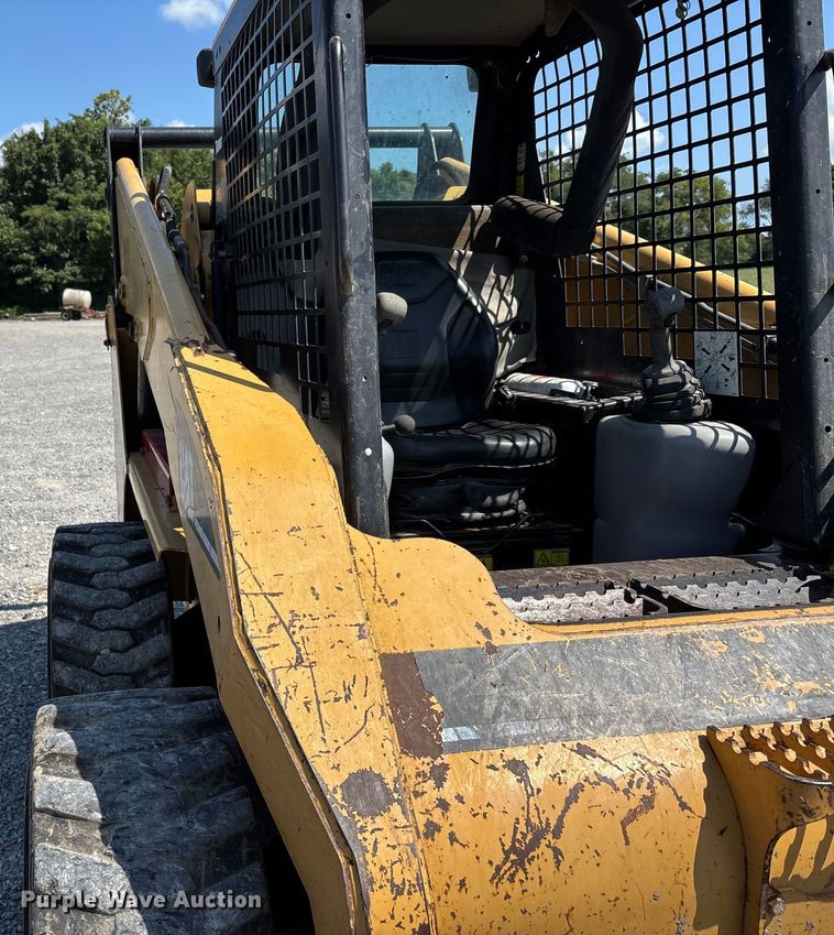 image for item DU1250 2006 Caterpillar 262B skid steer loader