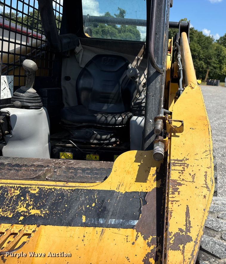 image for item DU1250 2006 Caterpillar 262B skid steer loader