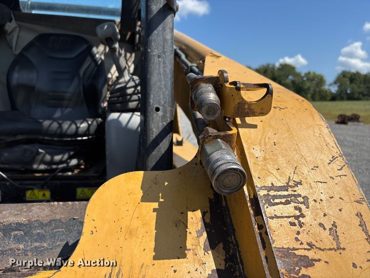 image for item DU1250 2006 Caterpillar 262B skid steer loader