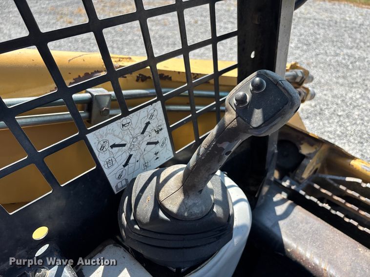 image for item DU1250 2006 Caterpillar 262B skid steer loader