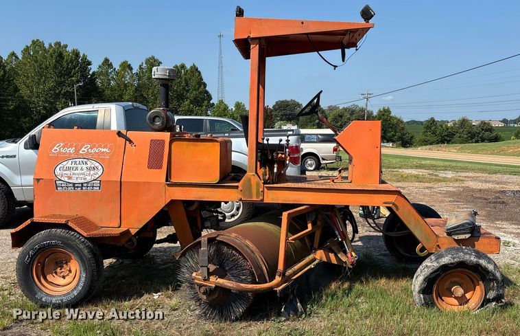 image for item DU1256 Broce RC300 broom