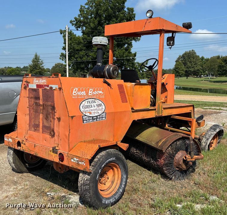 image for item DU1256 Broce RC300 broom