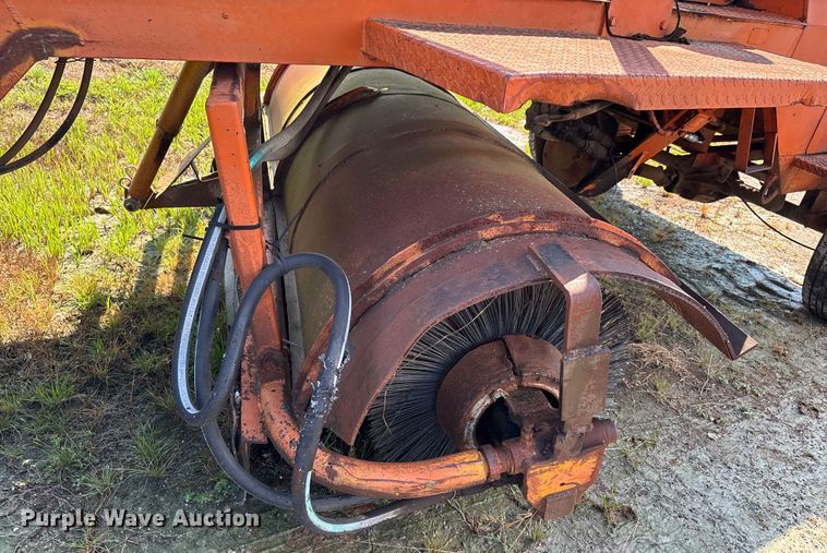 image for item DU1256 Broce RC300 broom