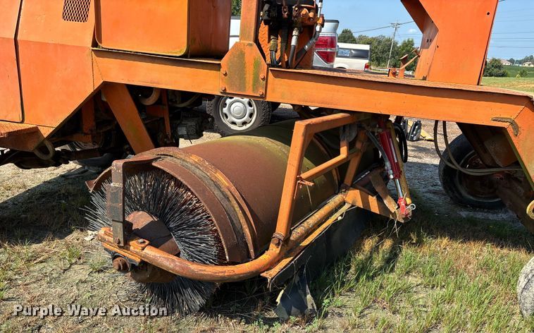 image for item DU1256 Broce RC300 broom