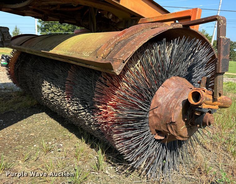 image for item DU1256 Broce RC300 broom