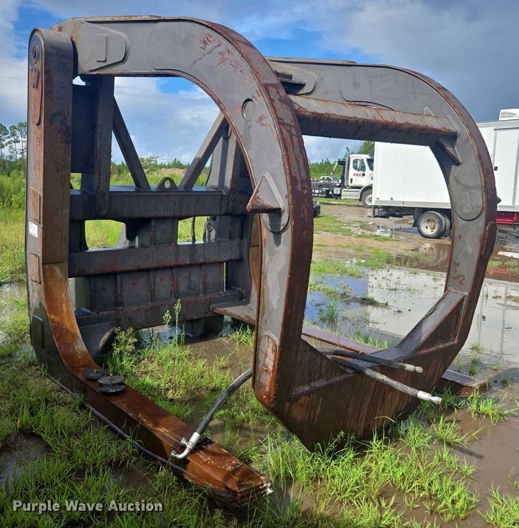 image for item DU2502 Wicker WEXCL350 log grapple bucket