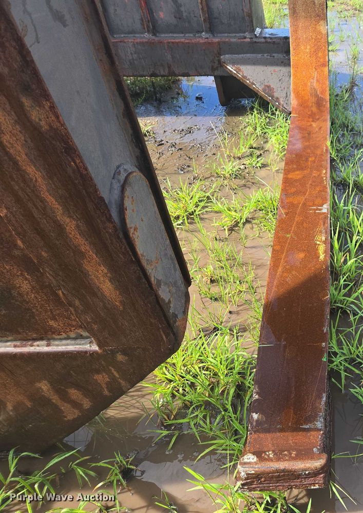 image for item DU2502 Wicker WEXCL350 log grapple bucket