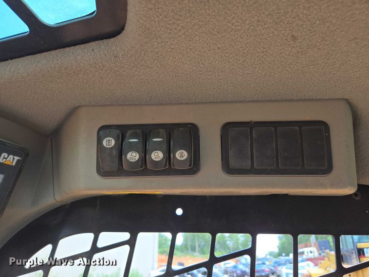 image for item DU2504 2019 Caterpillar 262D skid steer loader