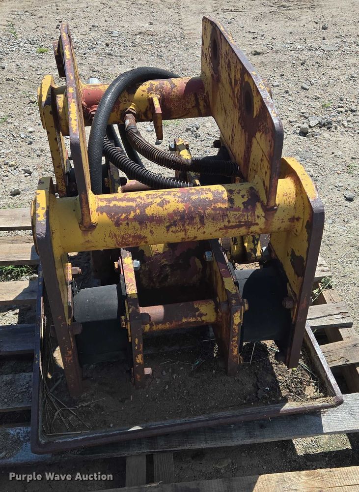 image for item DU6759 Ho-Pac 8700B excavator plate compactor