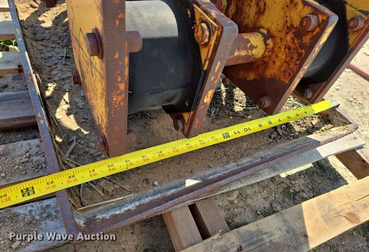 image for item DU6759 Ho-Pac 8700B excavator plate compactor