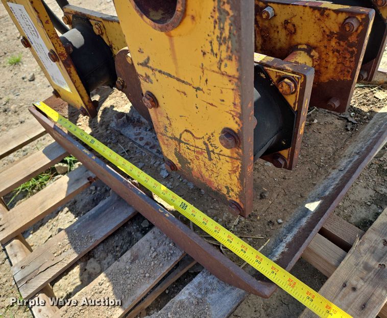 image for item DU6759 Ho-Pac 8700B excavator plate compactor