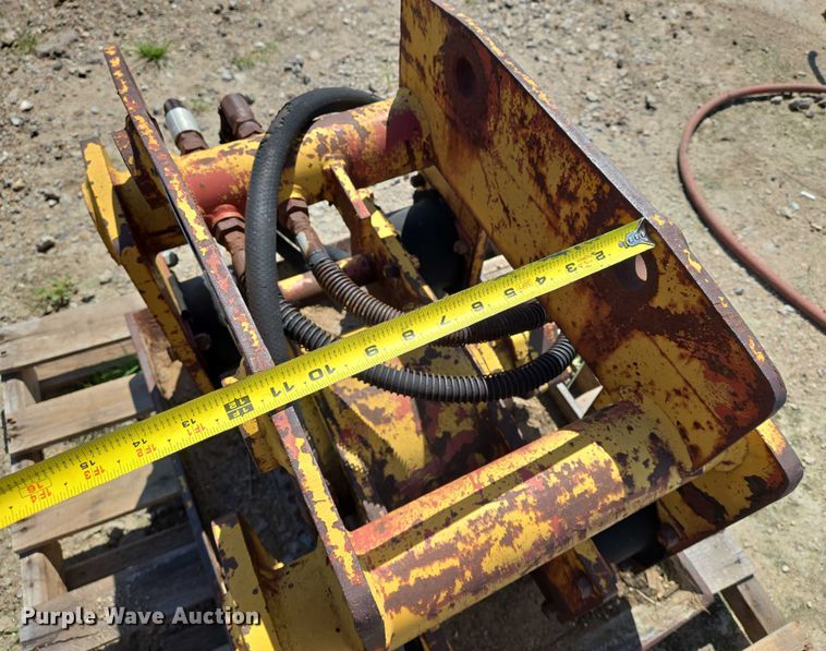 image for item DU6759 Ho-Pac 8700B excavator plate compactor