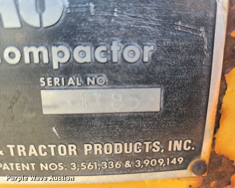 image for item DU6759 Ho-Pac 8700B excavator plate compactor