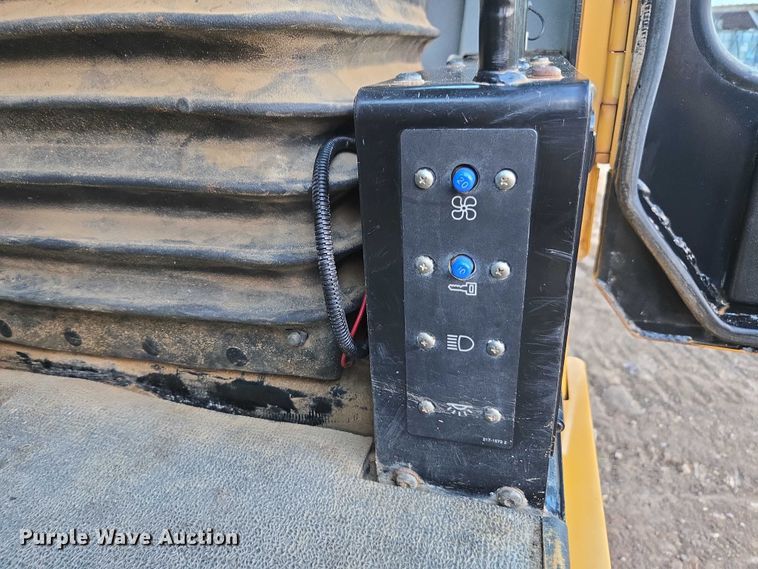 image for item DU7952 2007 Caterpillar 623G elevating scraper