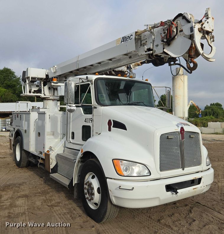 image for item DU7954 2015 Kenworth T370 digger derrick truck