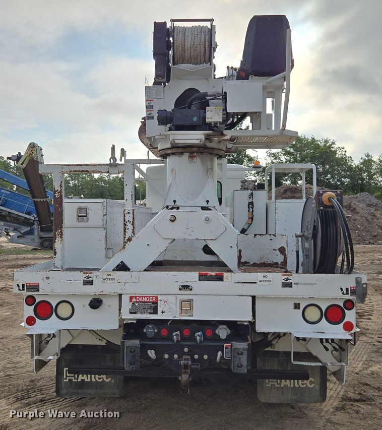 image for item DU7954 2015 Kenworth T370 digger derrick truck