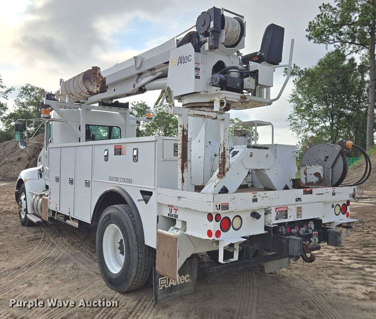 image for item DU7954 2015 Kenworth T370 digger derrick truck