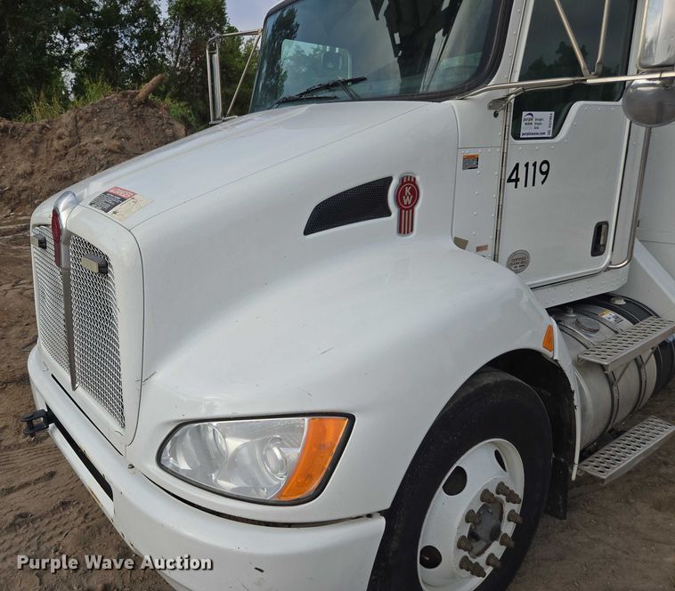 image for item DU7954 2015 Kenworth T370 digger derrick truck