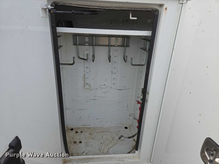 image for item DU7954 2015 Kenworth T370 digger derrick truck