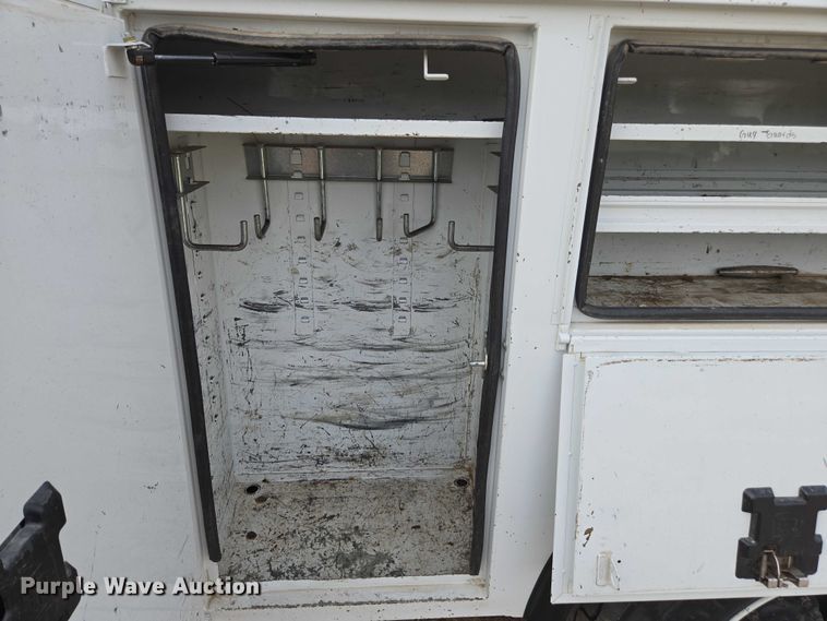 image for item DU7954 2015 Kenworth T370 digger derrick truck