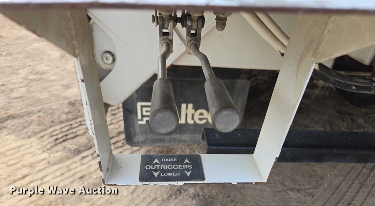 image for item DU7954 2015 Kenworth T370 digger derrick truck