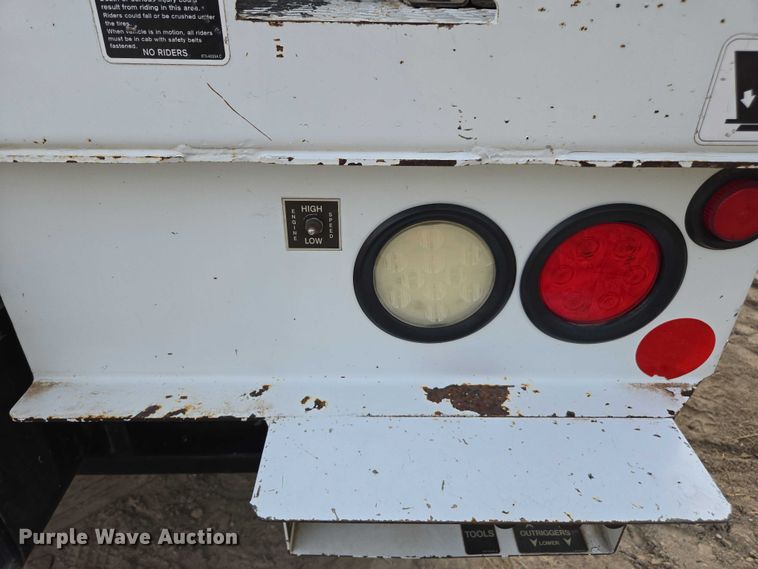 image for item DU7954 2015 Kenworth T370 digger derrick truck