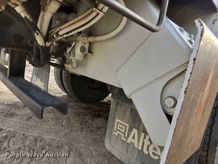 image for item DU7954 2015 Kenworth T370 digger derrick truck