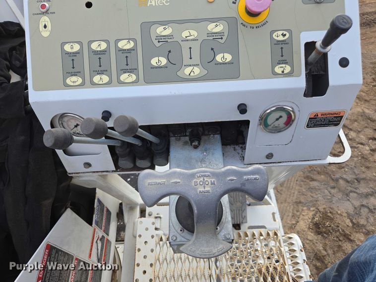 image for item DU7954 2015 Kenworth T370 digger derrick truck