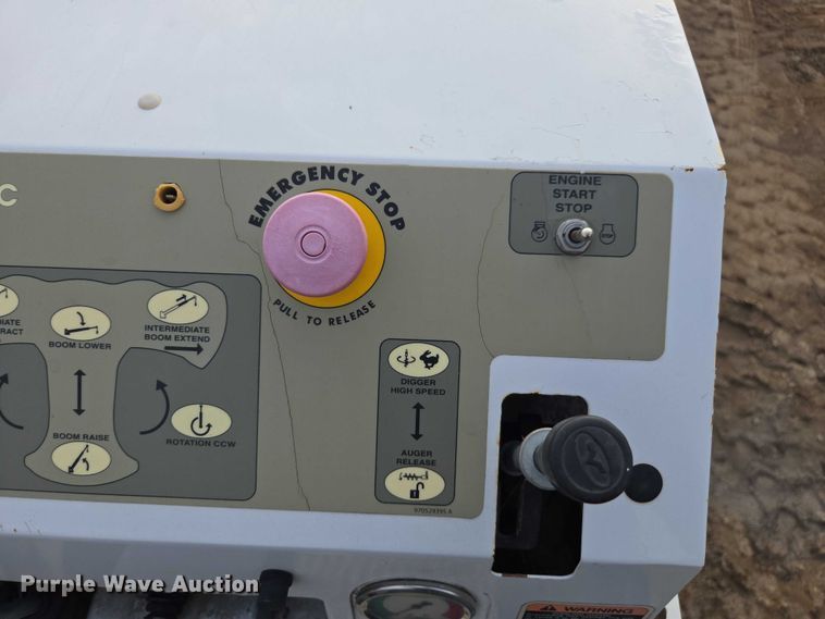 image for item DU7954 2015 Kenworth T370 digger derrick truck