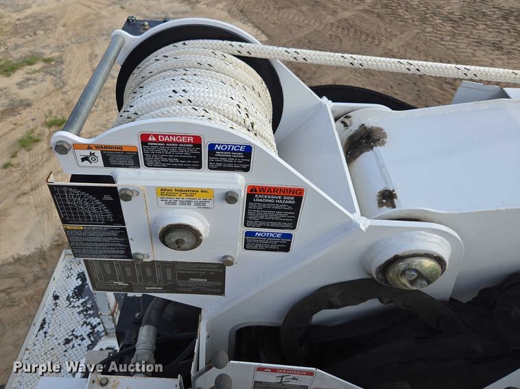 image for item DU7954 2015 Kenworth T370 digger derrick truck