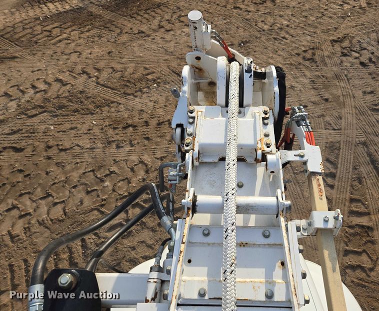 image for item DU7954 2015 Kenworth T370 digger derrick truck