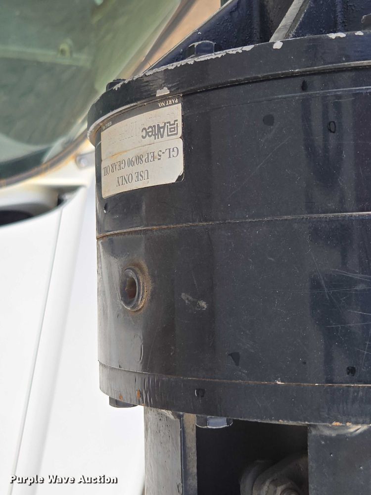 image for item DU7954 2015 Kenworth T370 digger derrick truck