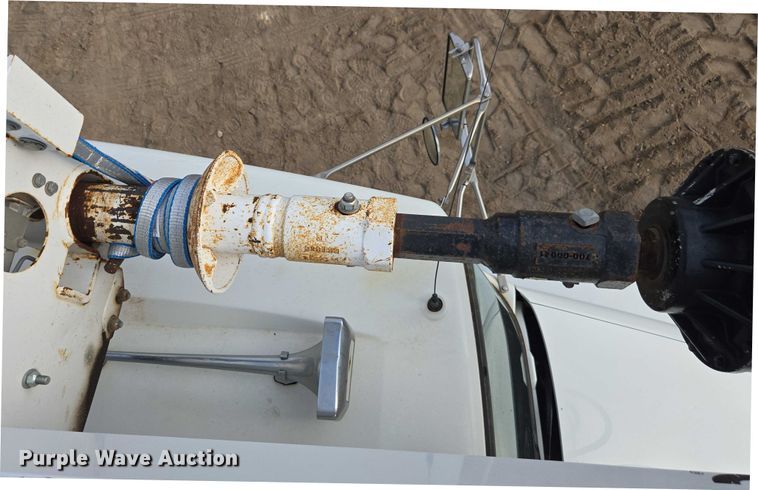 image for item DU7954 2015 Kenworth T370 digger derrick truck