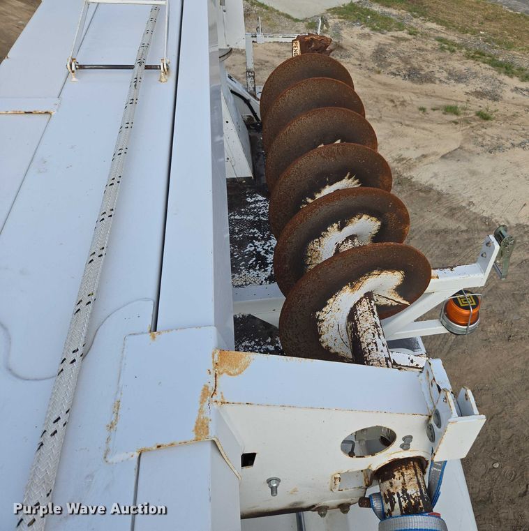 image for item DU7954 2015 Kenworth T370 digger derrick truck