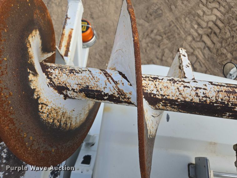 image for item DU7954 2015 Kenworth T370 digger derrick truck