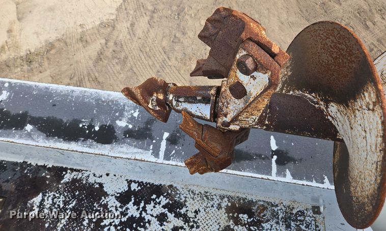 image for item DU7954 2015 Kenworth T370 digger derrick truck