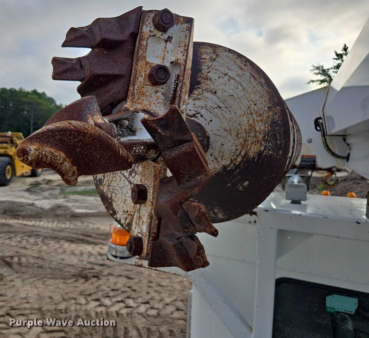 image for item DU7954 2015 Kenworth T370 digger derrick truck