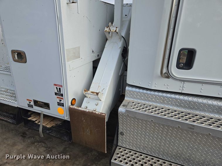 image for item DU7954 2015 Kenworth T370 digger derrick truck